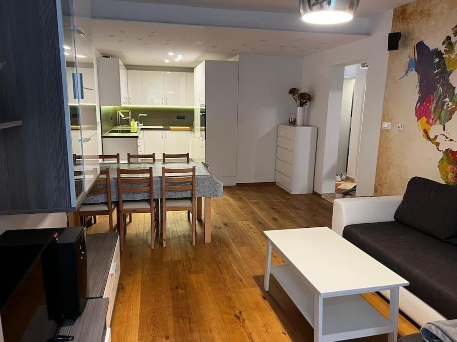 Porec, Tolle 3 Zi-Whg, Sehr Zentral, Top Zustand! Mit Internet Und W-Lan! Esterno foto