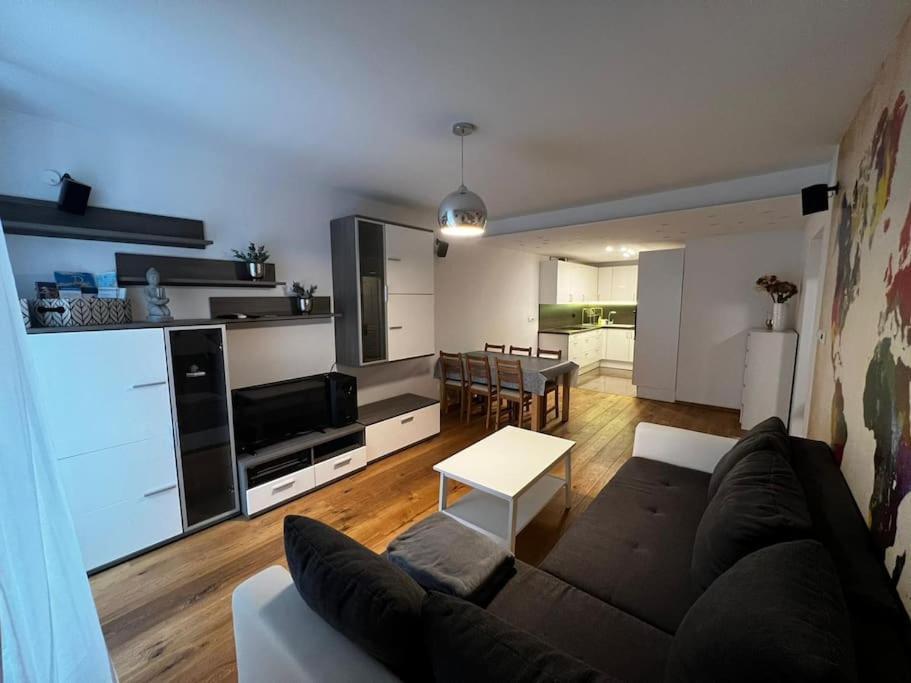 Porec, Tolle 3 Zi-Whg, Sehr Zentral, Top Zustand! Mit Internet Und W-Lan! Esterno foto